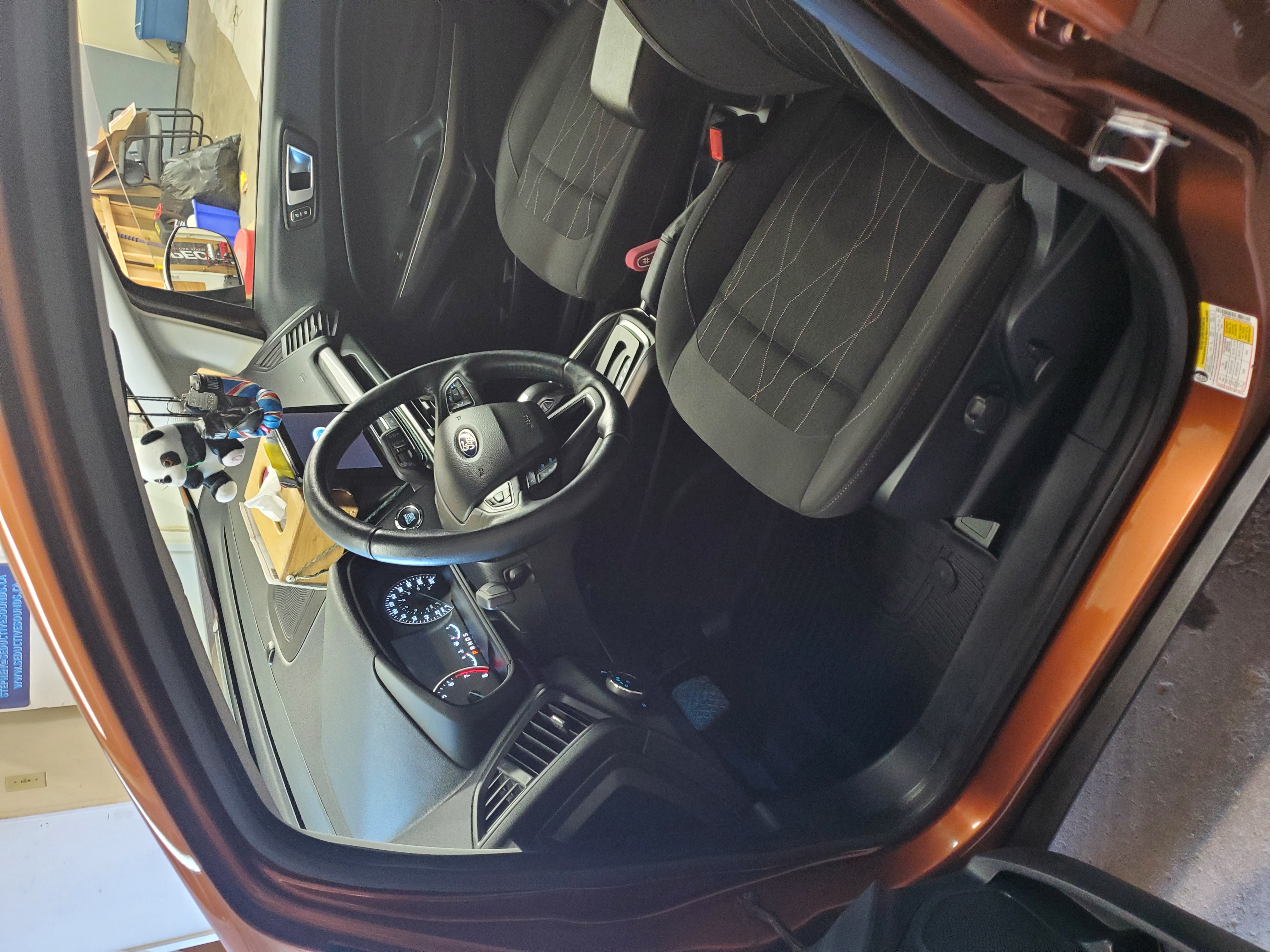 Ford escape deluxe interior and exterior detail
